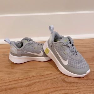 Brand new Nike toddler sneakers, size 8T